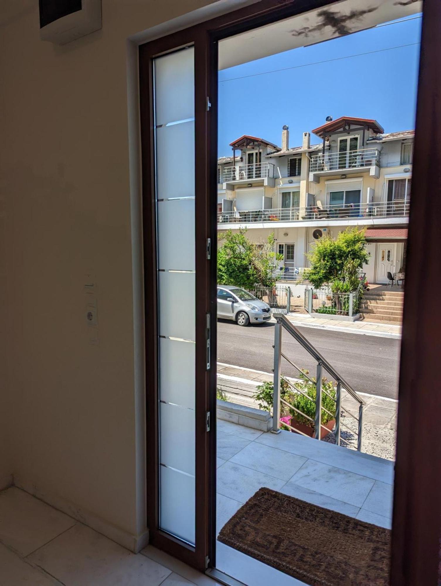 Samaras Apartments In Kamena Vourla Exterior photo